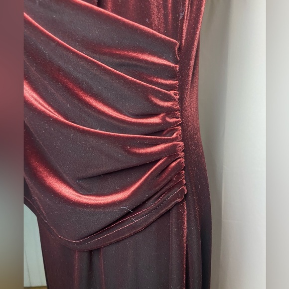Georgiou Studio Burgundy Velvet Cocktail Dress V neck Side Slit Medium - Picture 10 of 16